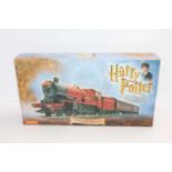 Hornby R1033 Hogwart’s Express ‘Harry Potter and the Chamber of Secrets’ train set comprising Castle