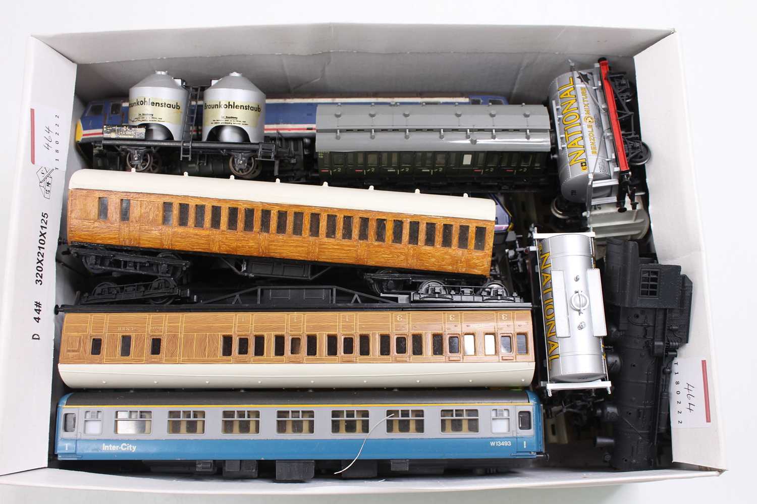 Shoebox containing a variety of 00 gauge coaches (mainly Farish teak), five wagons, two Marklin 4- - Image 4 of 4