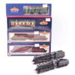 Two Bachmann BR lined black locos and four coaches: BR 73158 & 43160 (both E); with 39-228C BR(S)