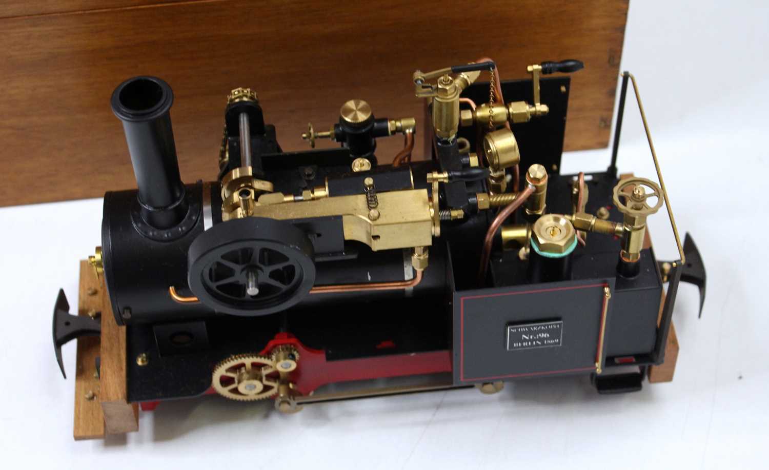 Regner Easy Line Gas Powered model of a Vincent 0-4-0 locomotive, finished in black, excellent - Image 2 of 4