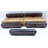 Five Leeds (LMC) ‘True Scale’ Bakelite coaches LMS: 3 x all/3rd & 2 x br/3rd some wheels and