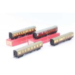 Four Super Detail Hornby Dublo coaches: 4071 BR maroon Restaurant car (M-BE); 4070 WR brown &