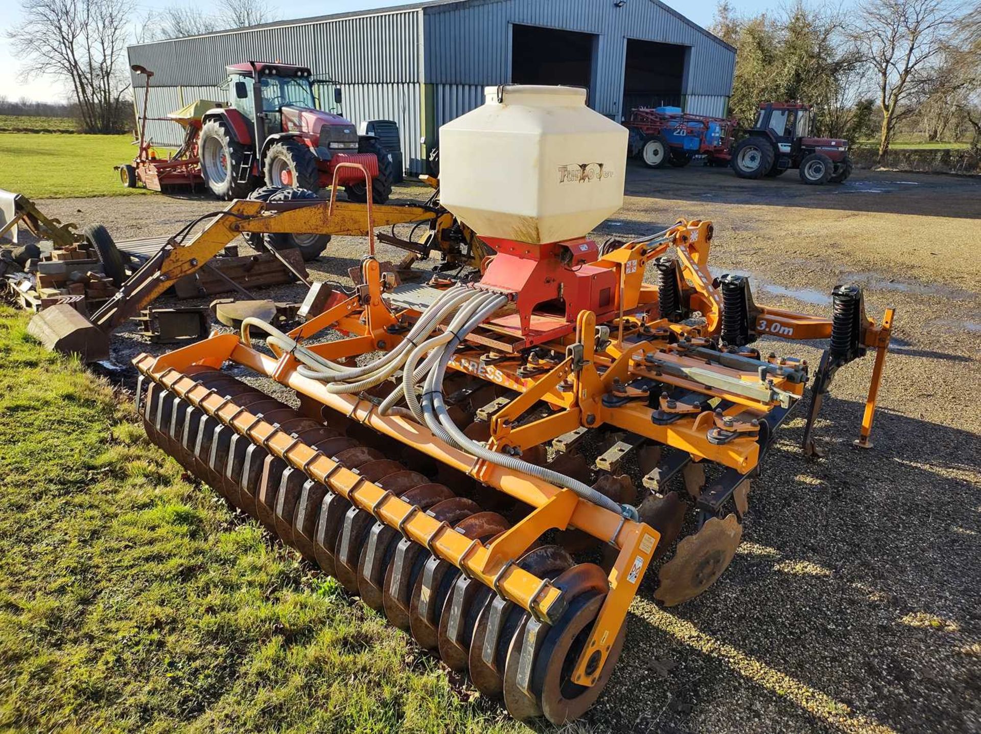 Simba X Press 3m with 5 Leg ST Bar and Stocks Wizard Electric Seeder - Image 6 of 6