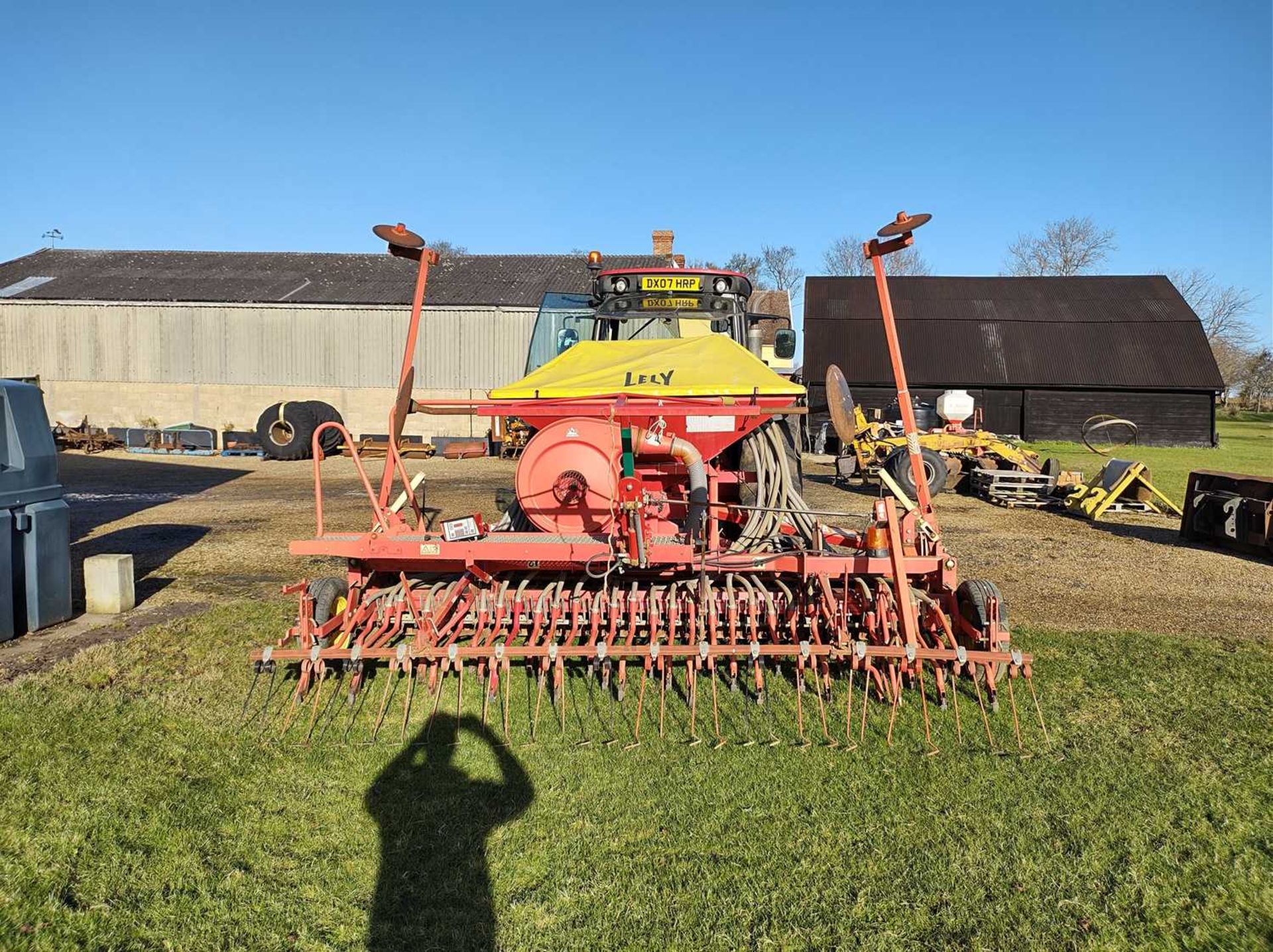 Lely 4m Combination Drill on Roterra Power Harrow with Tramliner Polytronic E Controls and Pre-Em - Image 3 of 5