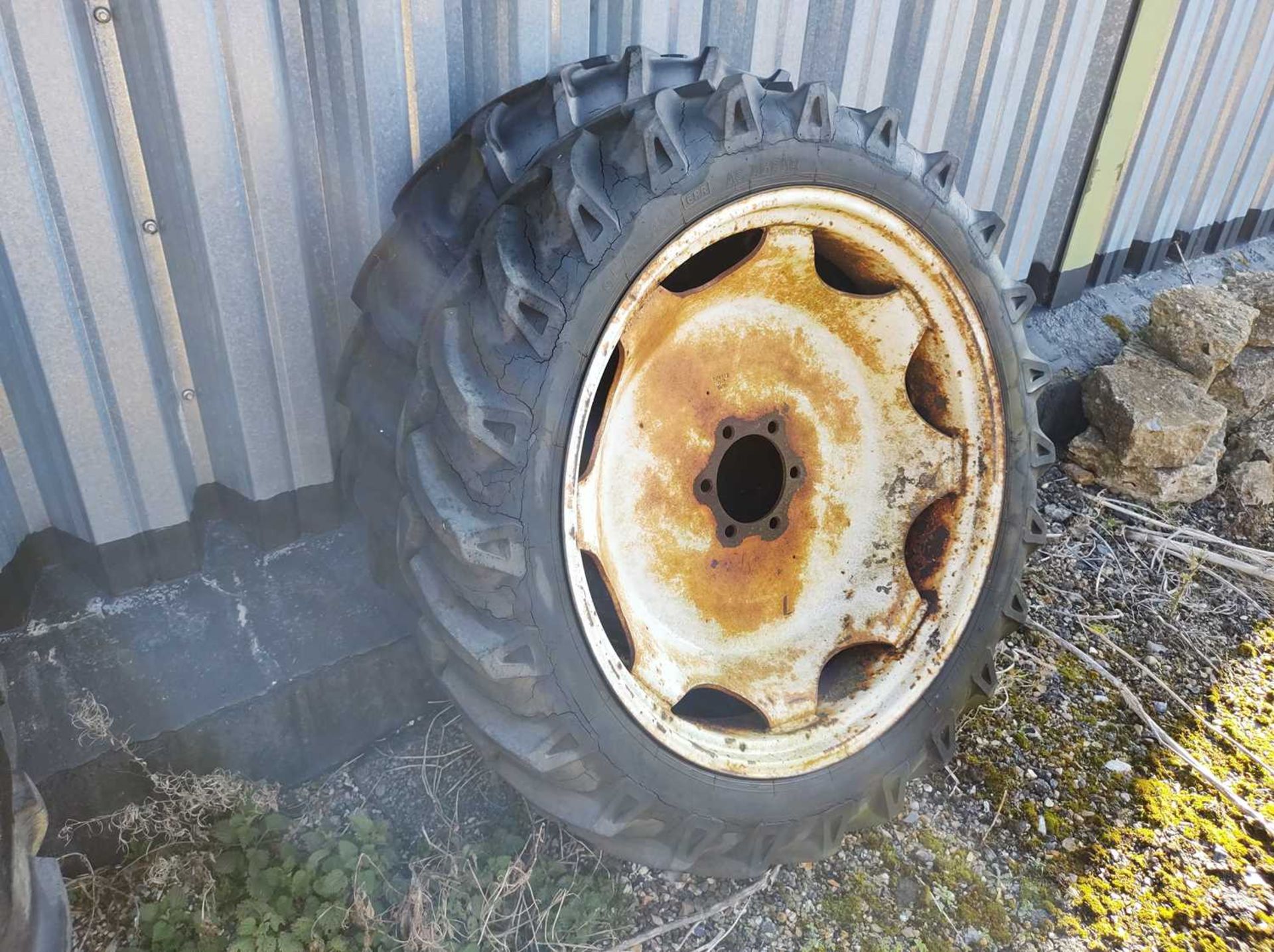 Pair of 9.5/9-36 Row Crop Tyres - Image 2 of 2