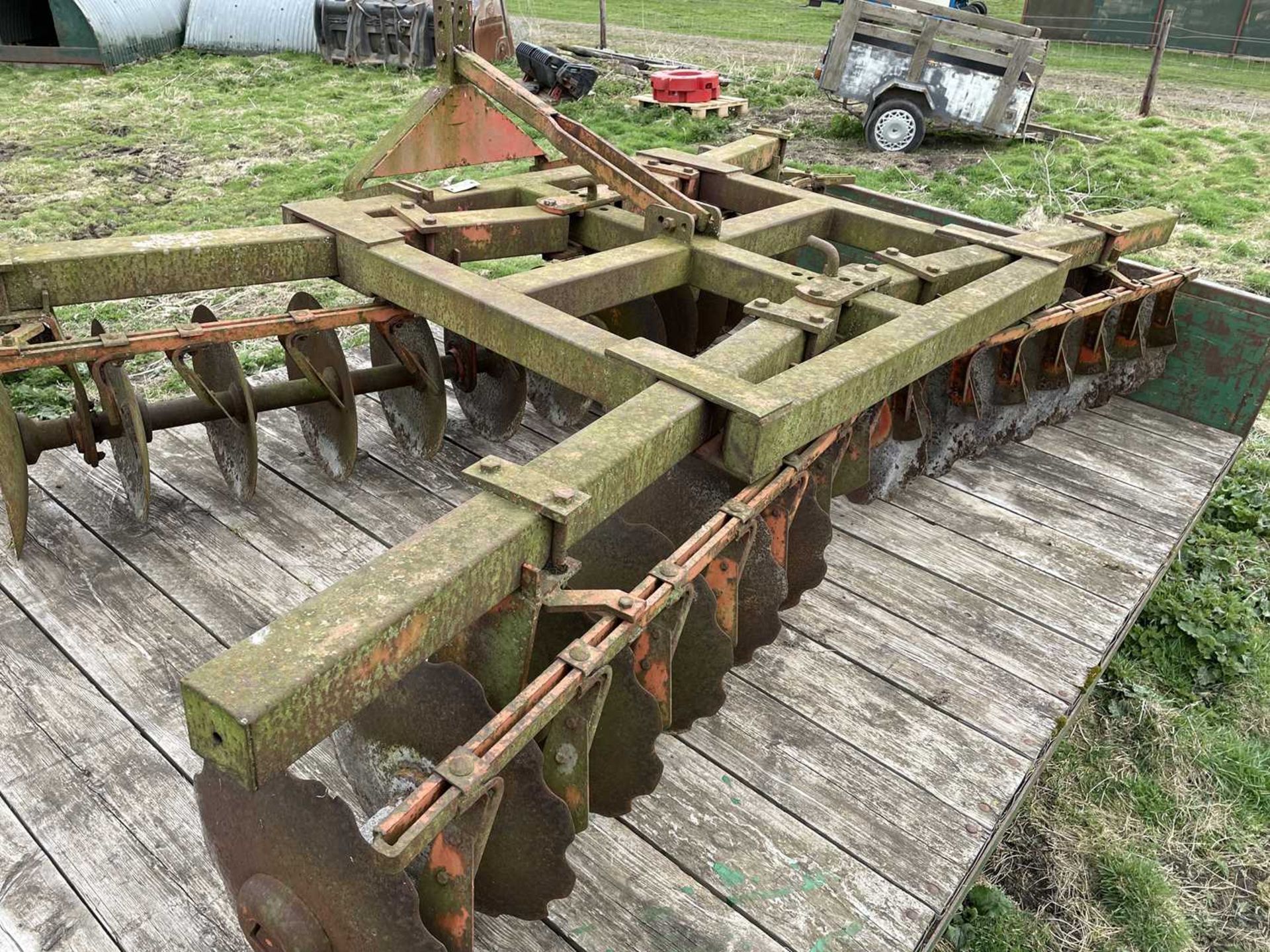 Tractor Mounted Set of Discs - Image 3 of 3