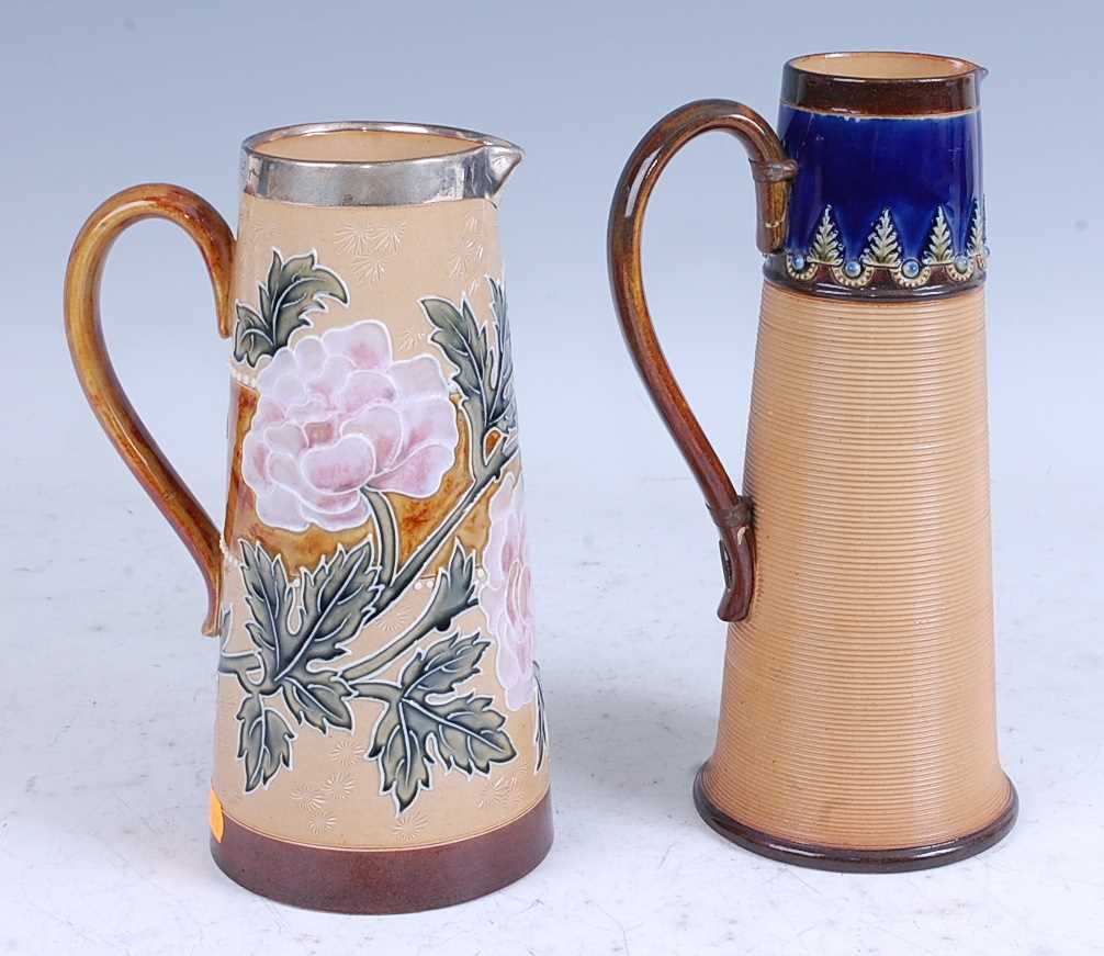 An 1817 Doulton Lambeth stoneware jug, the silver rim above a tapered body tube-line decorated - Bild 2 aus 4