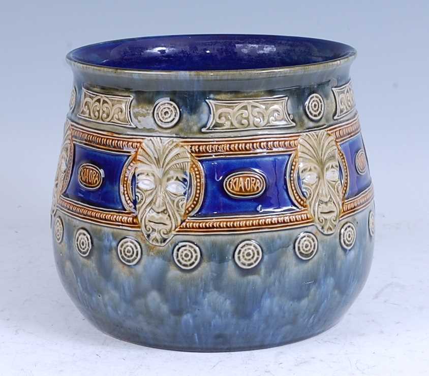 A circa 1907 Doulton Lambeth stoneware Maori-ware jardiniere, decorated with masks and inscribd ' - Bild 2 aus 4