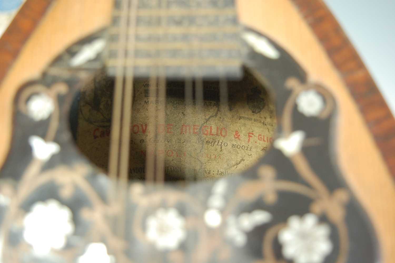 An early 20th Century Italian rosewood bowl back mandolin, having a mother of pearl inlaid - Image 4 of 4