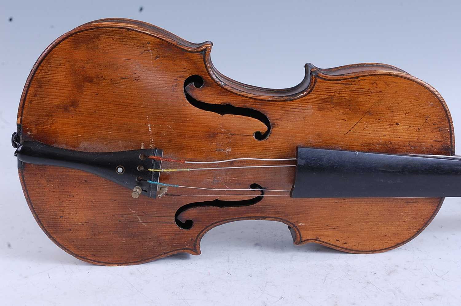 A 19th century violin, having a two piece maple back with spruce front, maple neck with ebony - Bild 5 aus 14