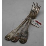 A set of three Victorian fiddle pattern silver table forks, London 1846, 7.9oz