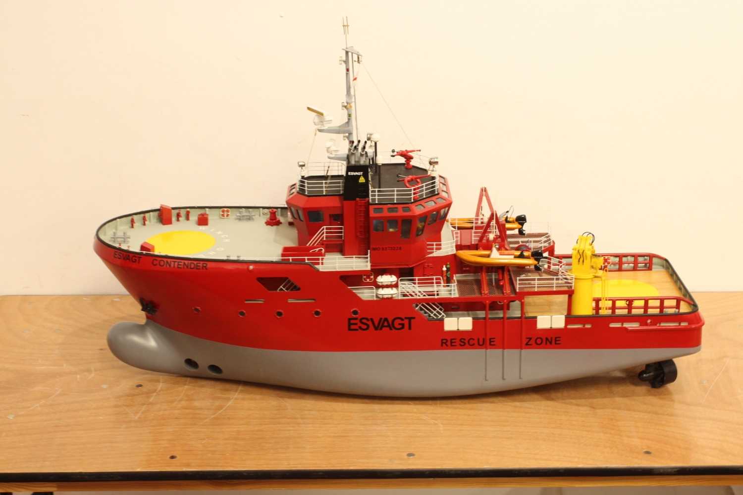 A scratch-built wooden and grp hulled model of an Esvagt Rescue/Supply Boat, finished in red and - Bild 2 aus 3