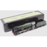 Bassett-Lowke (Corgi) BL99011 Rebuilt ‘Royal Scot’ loco & tender no.46100, BR lined green, 12-14