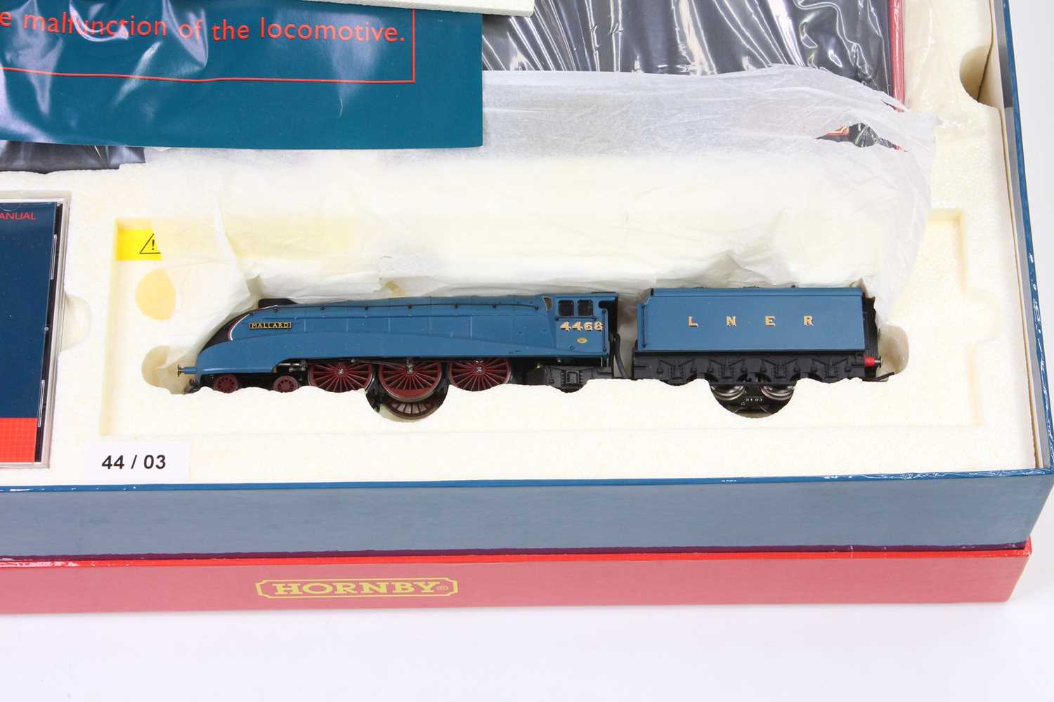 Hornby 00 Gauge R1041 'Mallard' live steam set in original packaging, with track and instructions ( - Bild 3 aus 3