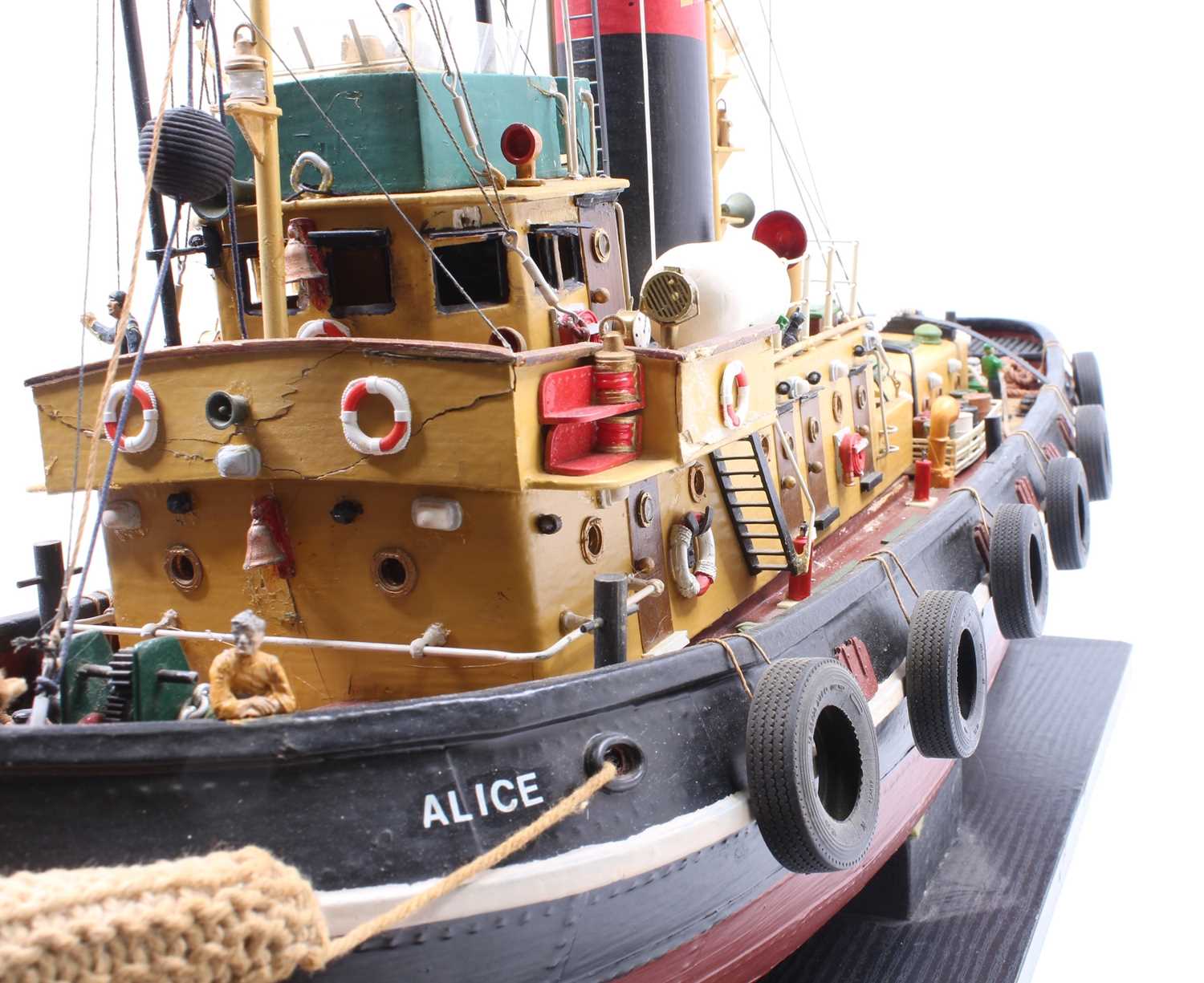 A wooden and GRP hulled radio-controlled model of a single propeller Tug Boat named Alice, - Bild 5 aus 9