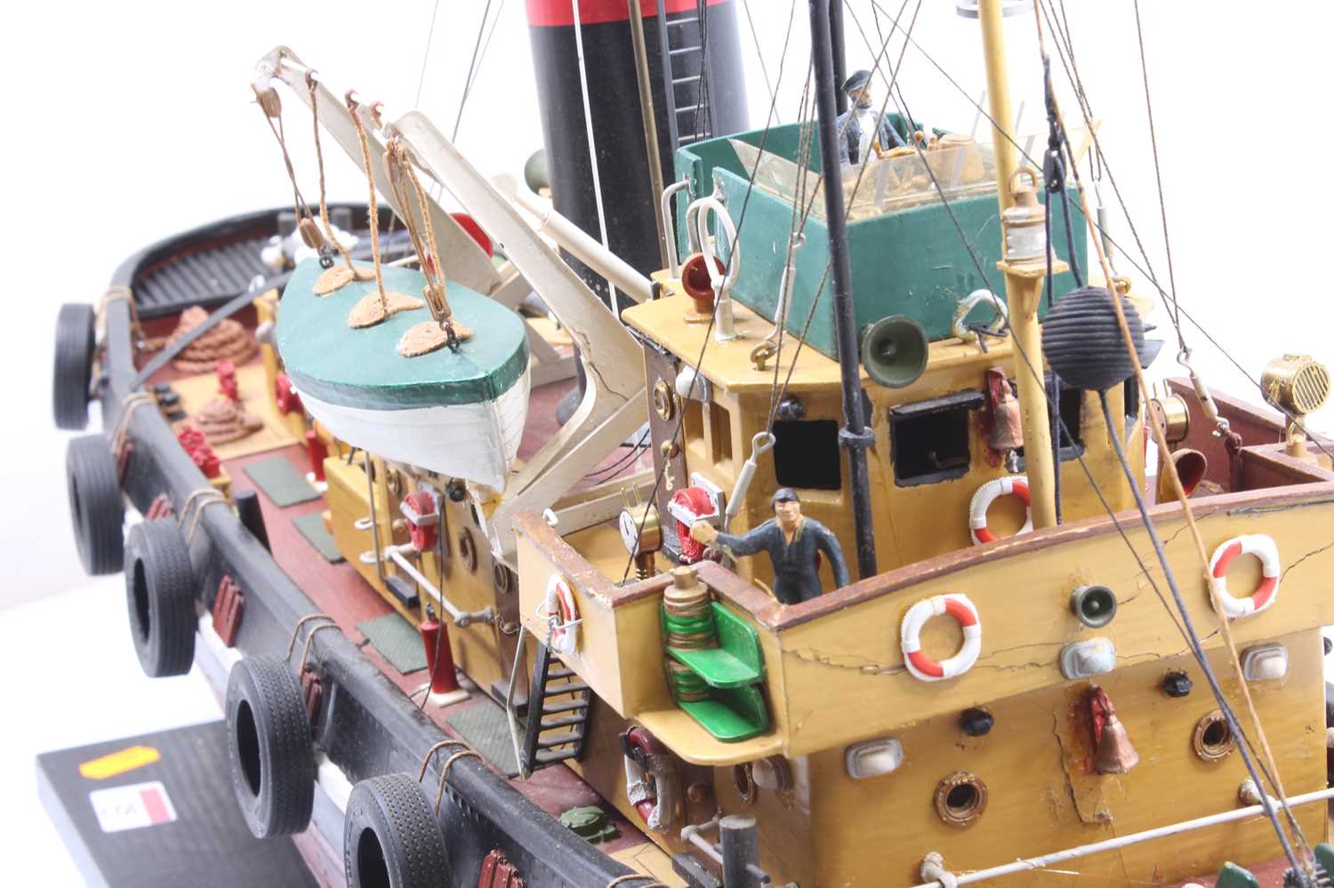 A wooden and GRP hulled radio-controlled model of a single propeller Tug Boat named Alice, - Bild 6 aus 9