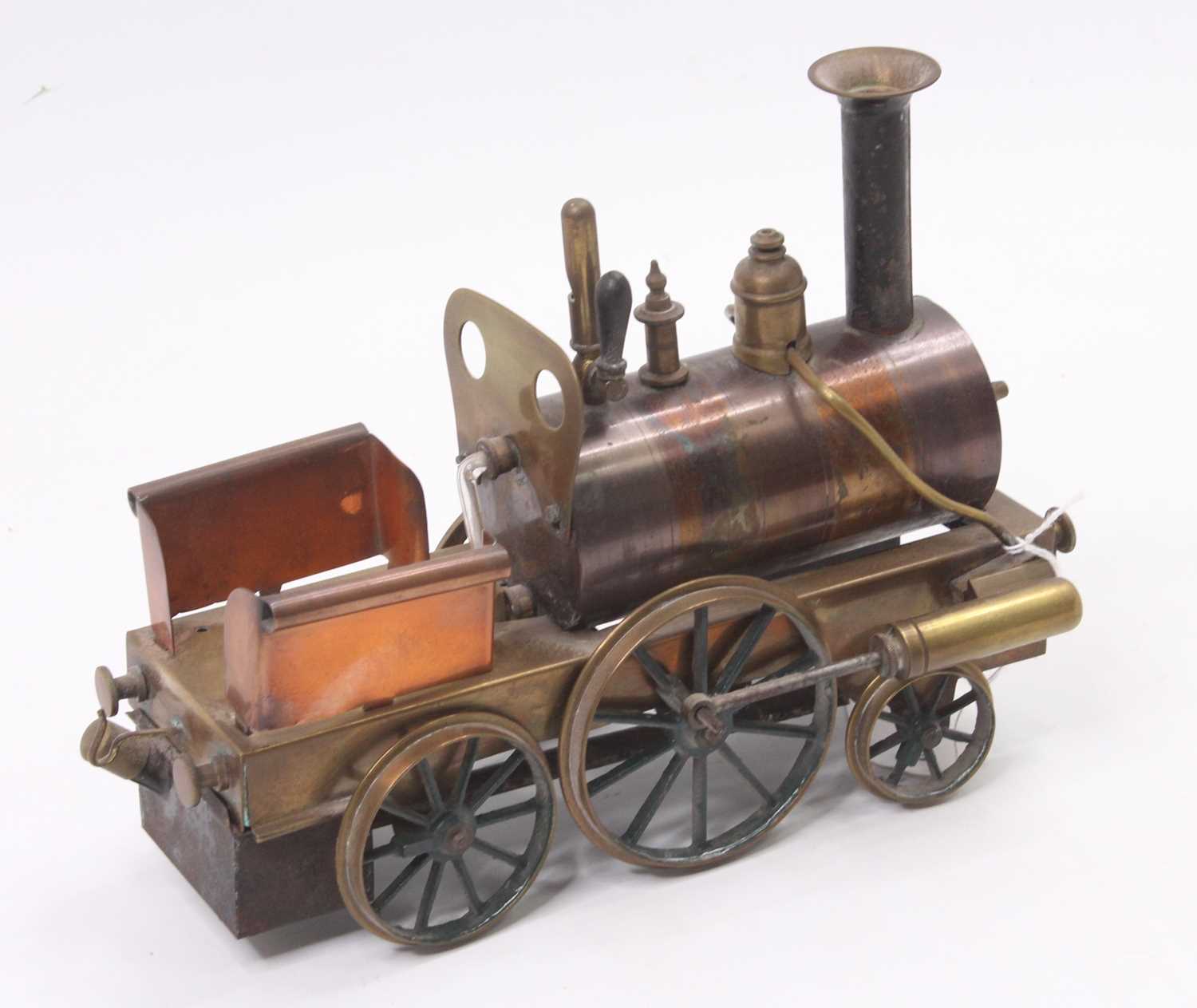 Early 20th-century brass and copper spirit fired 2-2-2 dribbler locomotive by Schoenner, excellent - Bild 2 aus 4