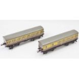 1935-7 Hornby Passenger coaches GWR, one each 1st/3rd and br/3rd, brown & cream. Both show