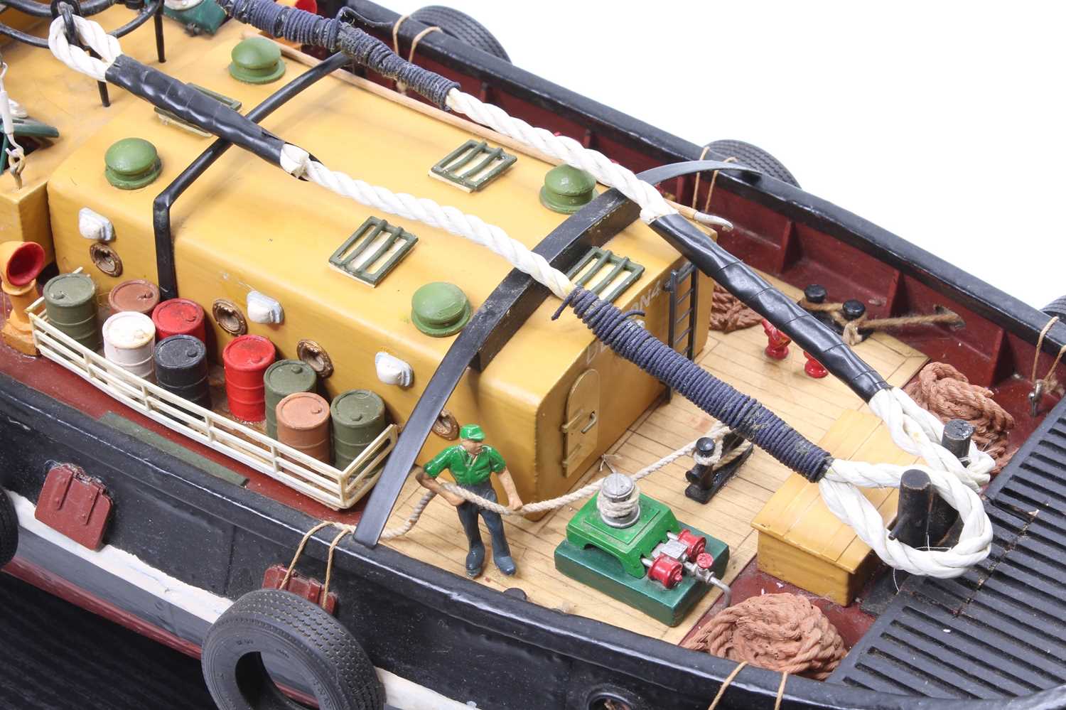 A wooden and GRP hulled radio-controlled model of a single propeller Tug Boat named Alice, - Bild 8 aus 9