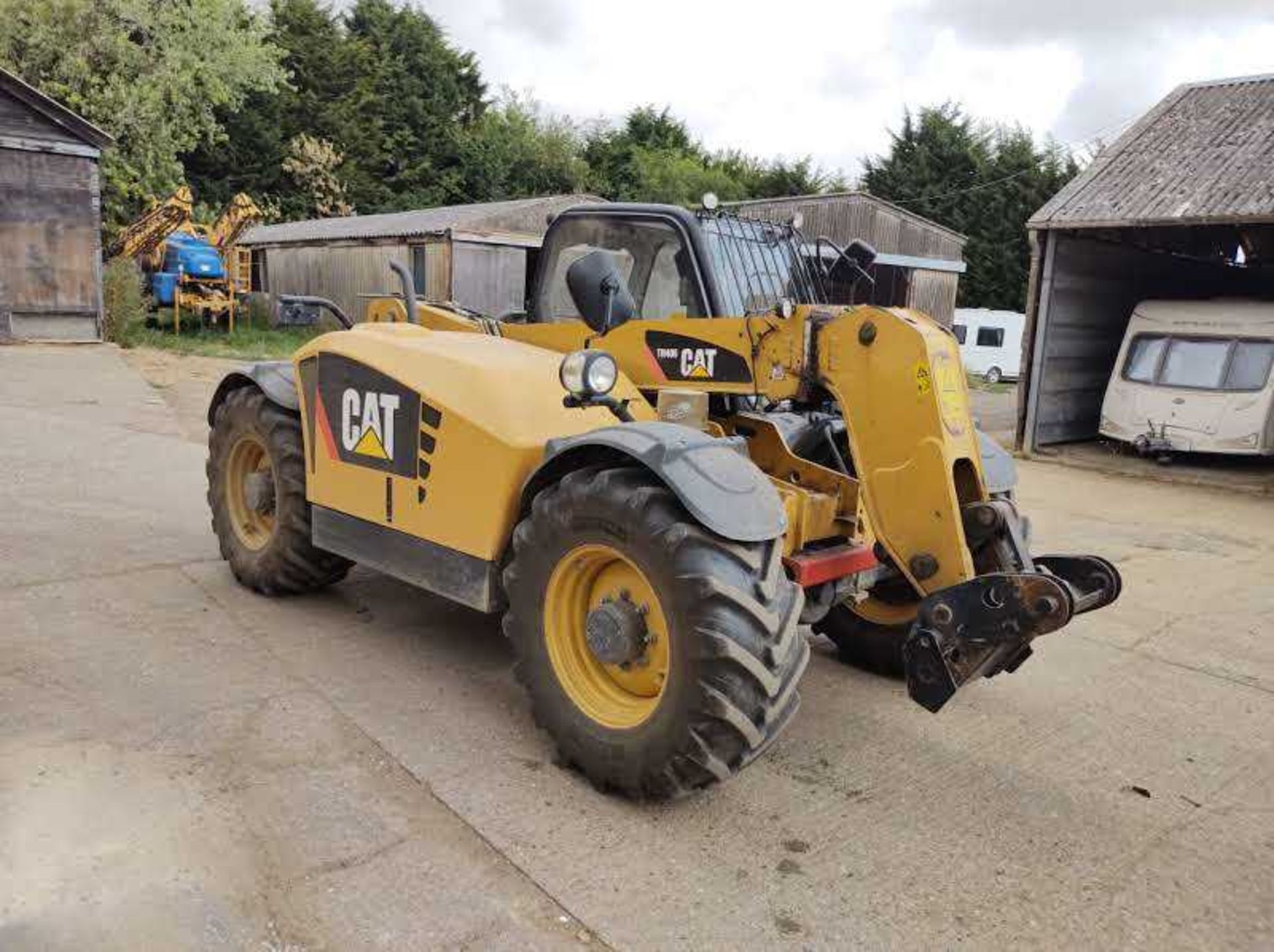 Cat Teleporter TH 406 (Year 2010) 5706 hours. Well serviced in good condition. 4m reach. Reg: AE10
