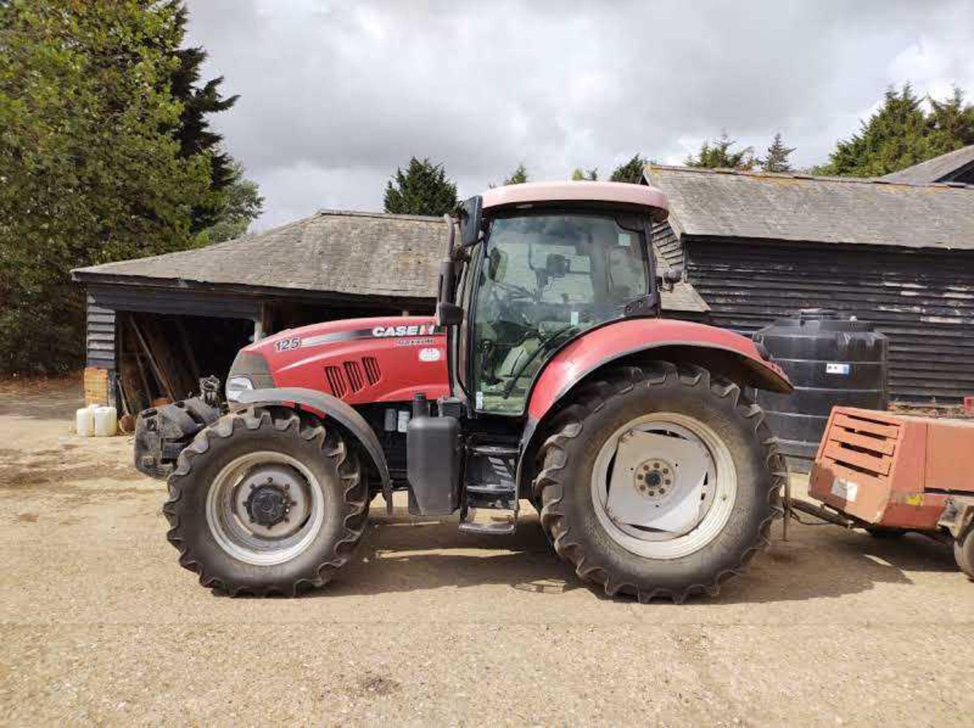 Case Maxxum 125 Tractor (Year 2012) (5094 hours) (Reg: EU12 HLM) (Excluding trailed compressor or - Image 8 of 11