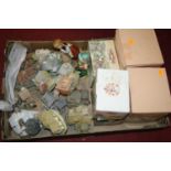 A box of Lilliput Lane and David Winter cottage ornaments, to include Rose Cottage, Snow Cottage,