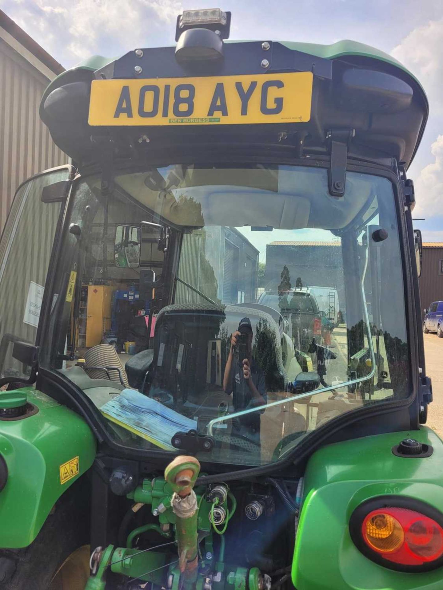 John Deere 3045R Tractor (2018) 1,763.4 Hrs Reg No. AO18 AYG - Image 4 of 8