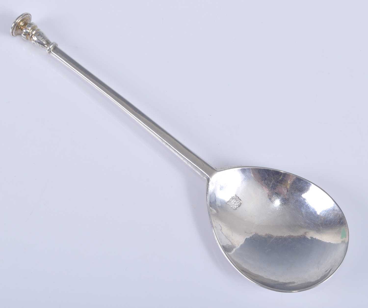 A Charles I silver seal-top spoon, of typical form with fig shaped bowl and lobed double baluster