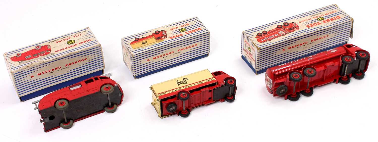 3 boxed Dinky Supertoys to include, No. 941 Foden 14 Ton Tanker in "Mobilgas" livery, No. 917 Guy - Image 3 of 3