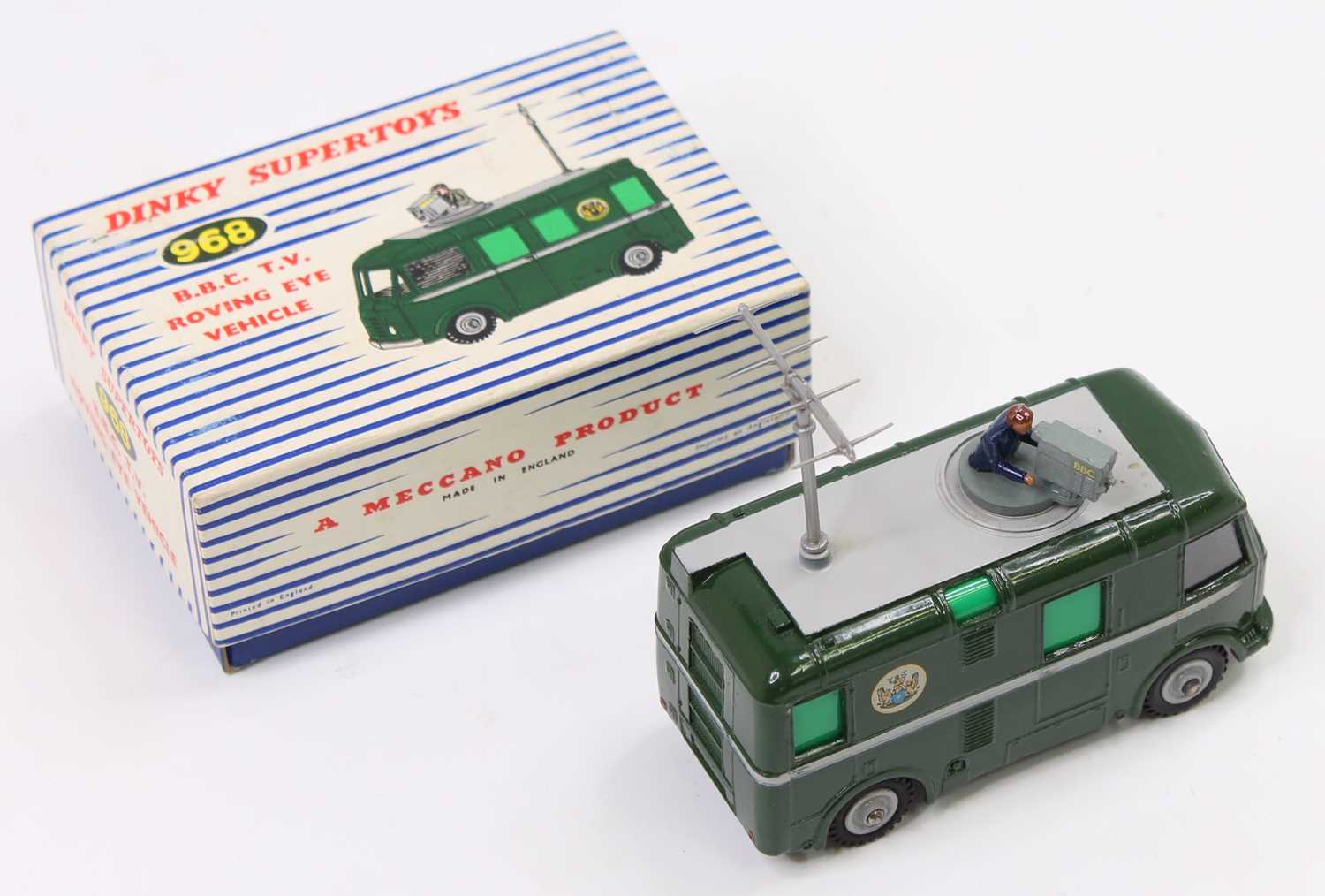 Dinky Toys No. 968 BBC TV roving eye vehicle with dark green body and grey detailing, with cameraman - Image 2 of 3