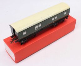 Southern Railway bogie luggage van, green, made in the style of Hornby by Alan Middleton in
