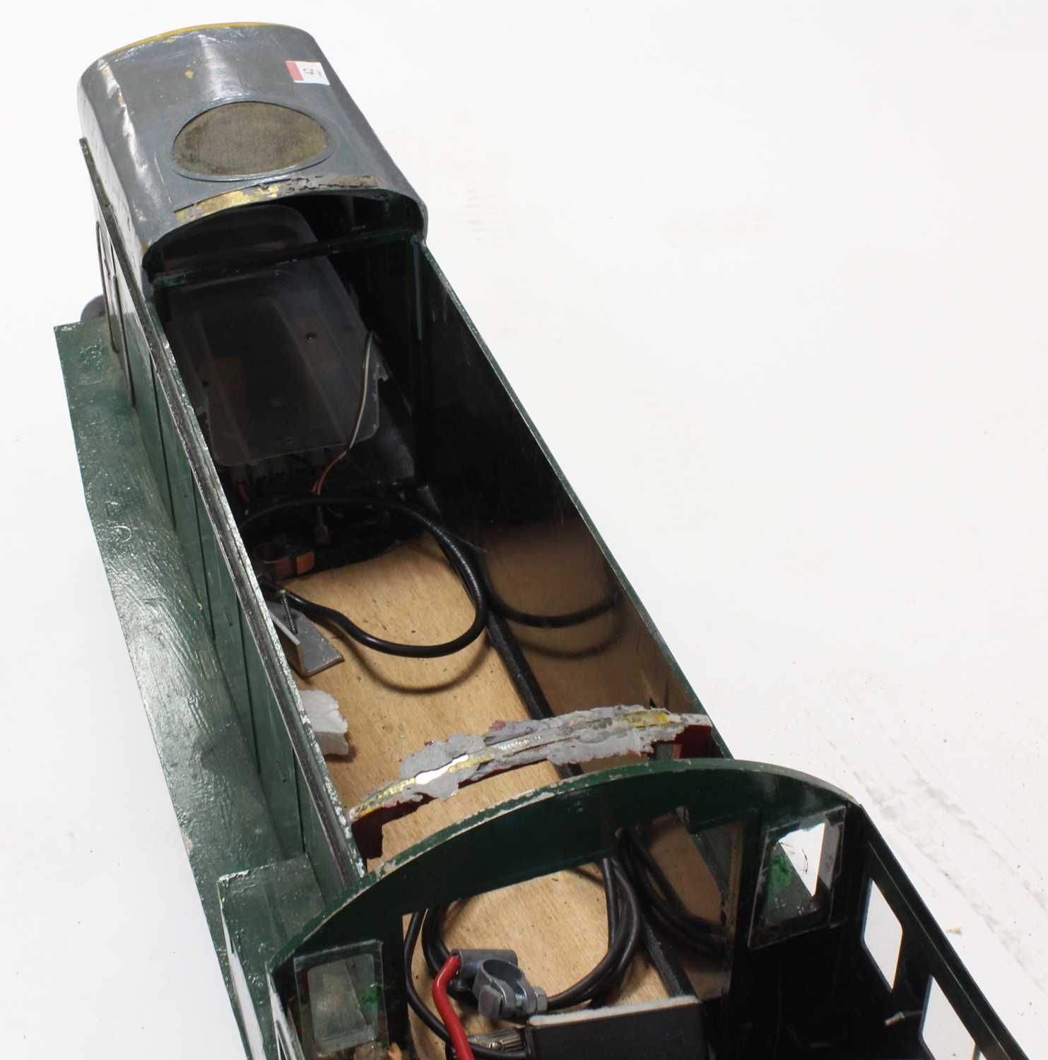 5 inch gauge battery operated model of a Diesel Electric Locomotive, finished in green with Number - Image 6 of 6