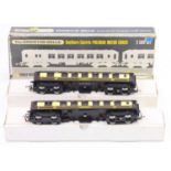 Wrenn W3006/7 Brighton Belle 2-car set, brown and cream, set No. 3052 white tables, housed in the