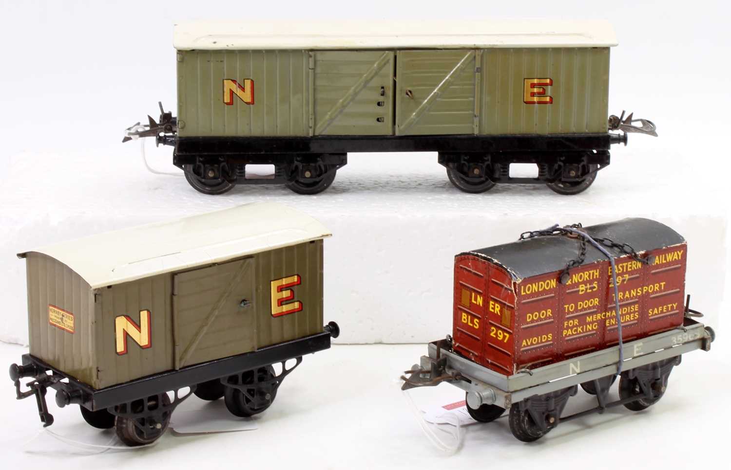 Hornby 1928-30 NE No. 1 luggage van on open axle guard base with large gold 'NE' - sides (VG) but