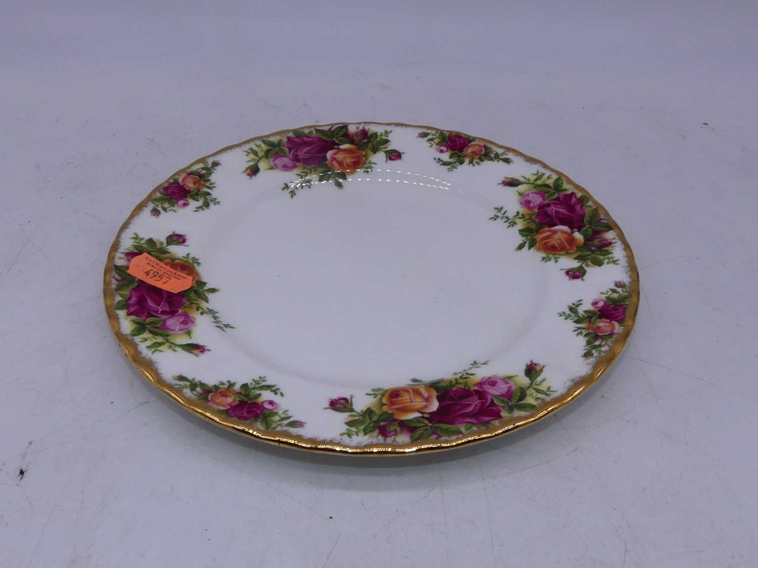 A Royal Albert six-place setting service, in the Old Country Roses pattern - Image 3 of 4