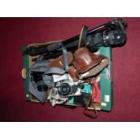 A collection of assorted cameras and accessories, to include a Praktica 4 camera with E Ludwig lens,