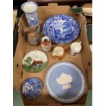 A collection of miscellaneous items, to include Copeland Spode Italian pattern blue and white