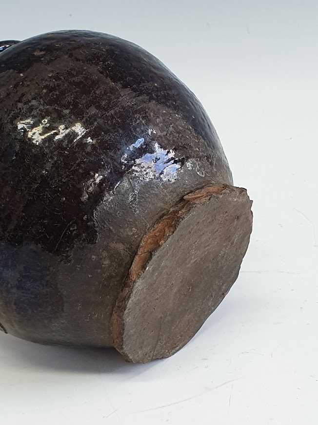 A late 16th/early 17th century 'Cistercian blackware' lead glazed earthenware jar, probably - Image 7 of 7