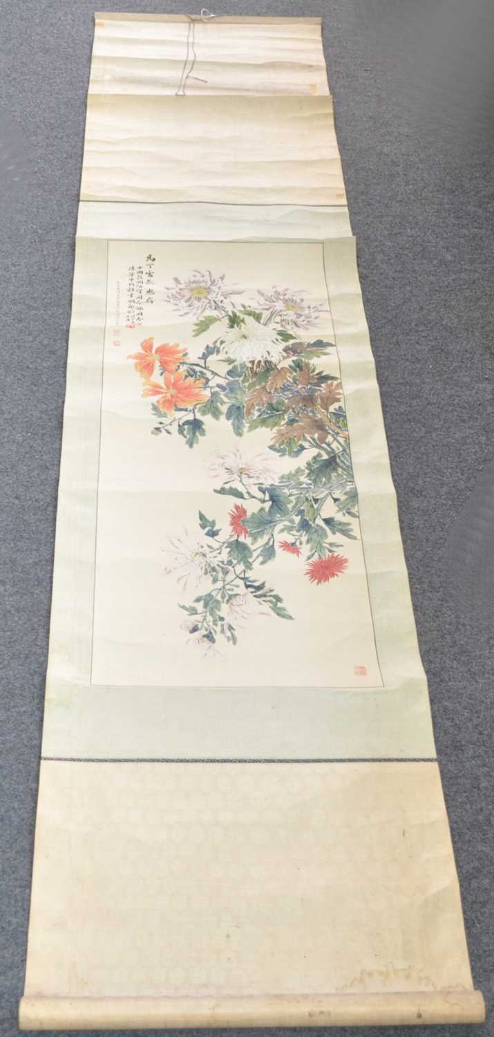 Yuan Yunyi (袁韻宜) (1920-2004) - Chrysanthemums, Republic of China scroll painting dated 1944, ink - Image 2 of 31