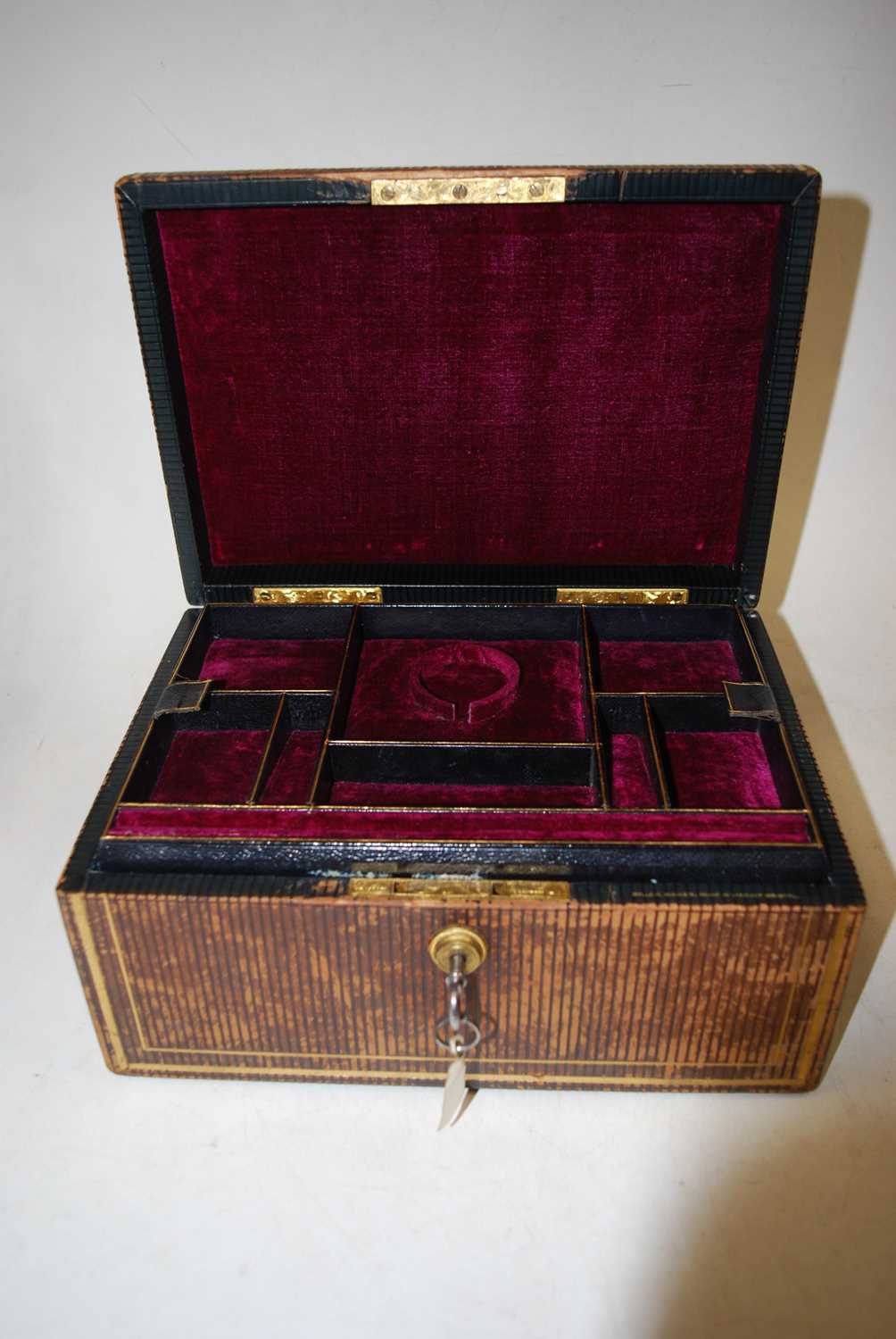 A 19th century tan leather clad jewellery box, having Bramah lock, inscribed Miller Maker Park - Bild 8 aus 8