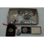 A collection of miscellaneous items, to include a boxed Smallholder Championship bronze medal,