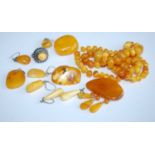 Amber costume jewellery, to include multi-stone clear and butterscotch amber necklace, various