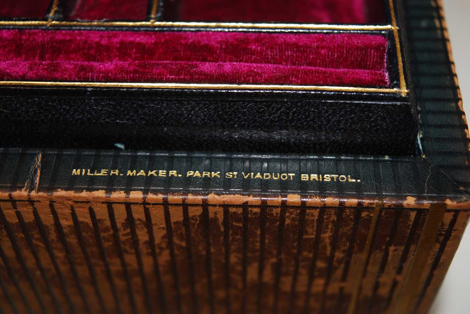 A 19th century tan leather clad jewellery box, having Bramah lock, inscribed Miller Maker Park - Bild 4 aus 8