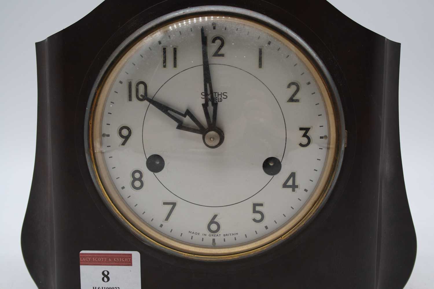 A 1930s Smiths bakelite cased mantel clock, h.18cm - Image 3 of 3