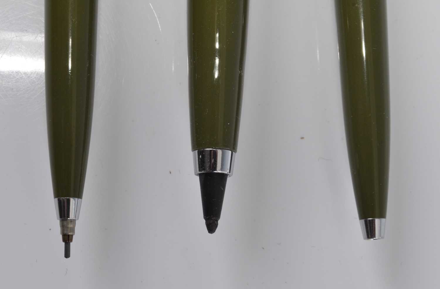 A boxed set of three Parker pens, comprising felt-tip, ballpoint and pencil, all in olive green with - Image 2 of 4