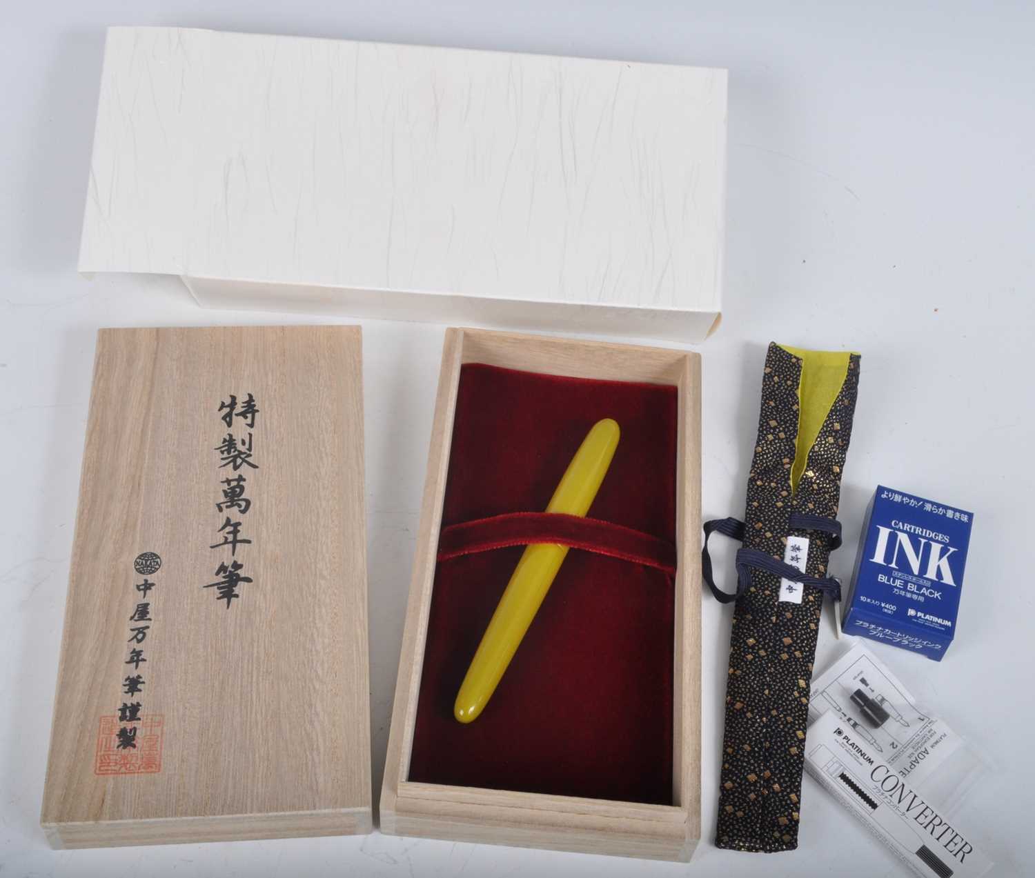 A Japanese Nakaya Portable Cigar fountain pen, in Wakakusa-Iro colourway (young green), the nib - Bild 2 aus 5