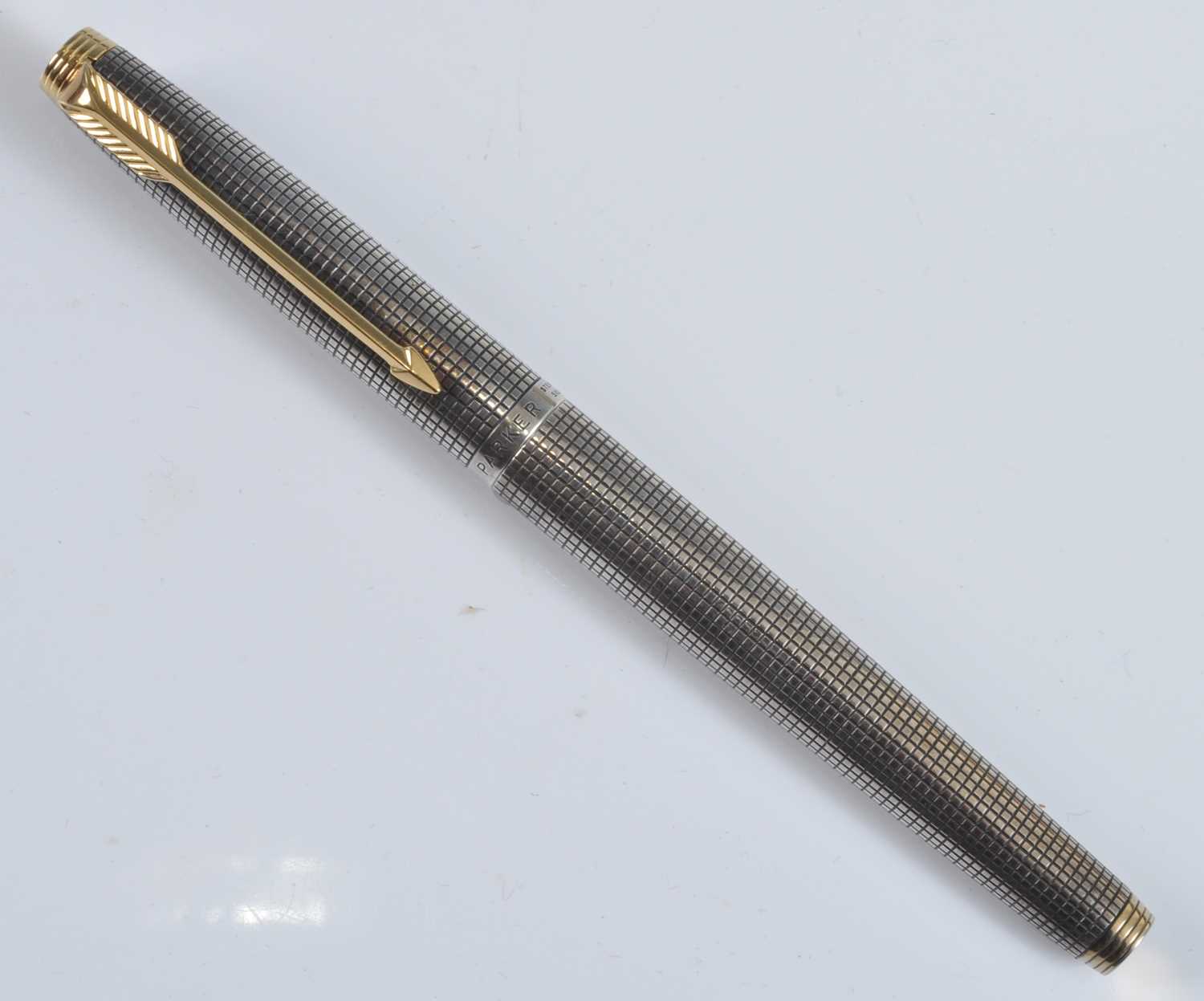 A Parker 75 Cisele fountain pen, in silver crosshatch with gold plated fittings, the cap with - Image 6 of 7