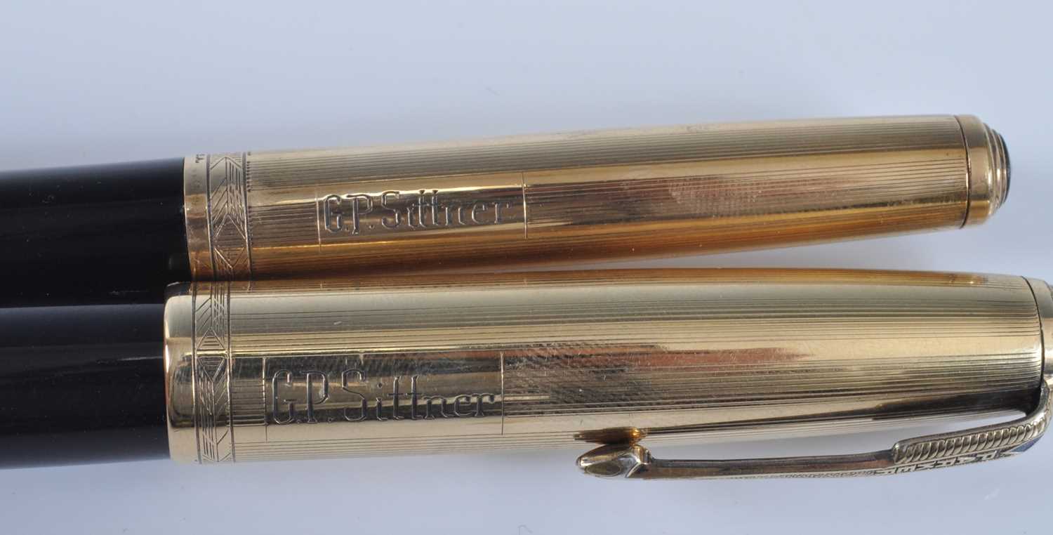 A Parker 51 fountain pen and pencil set, in black with gold trim, the pen barrel engraved PARKER " - Image 4 of 7