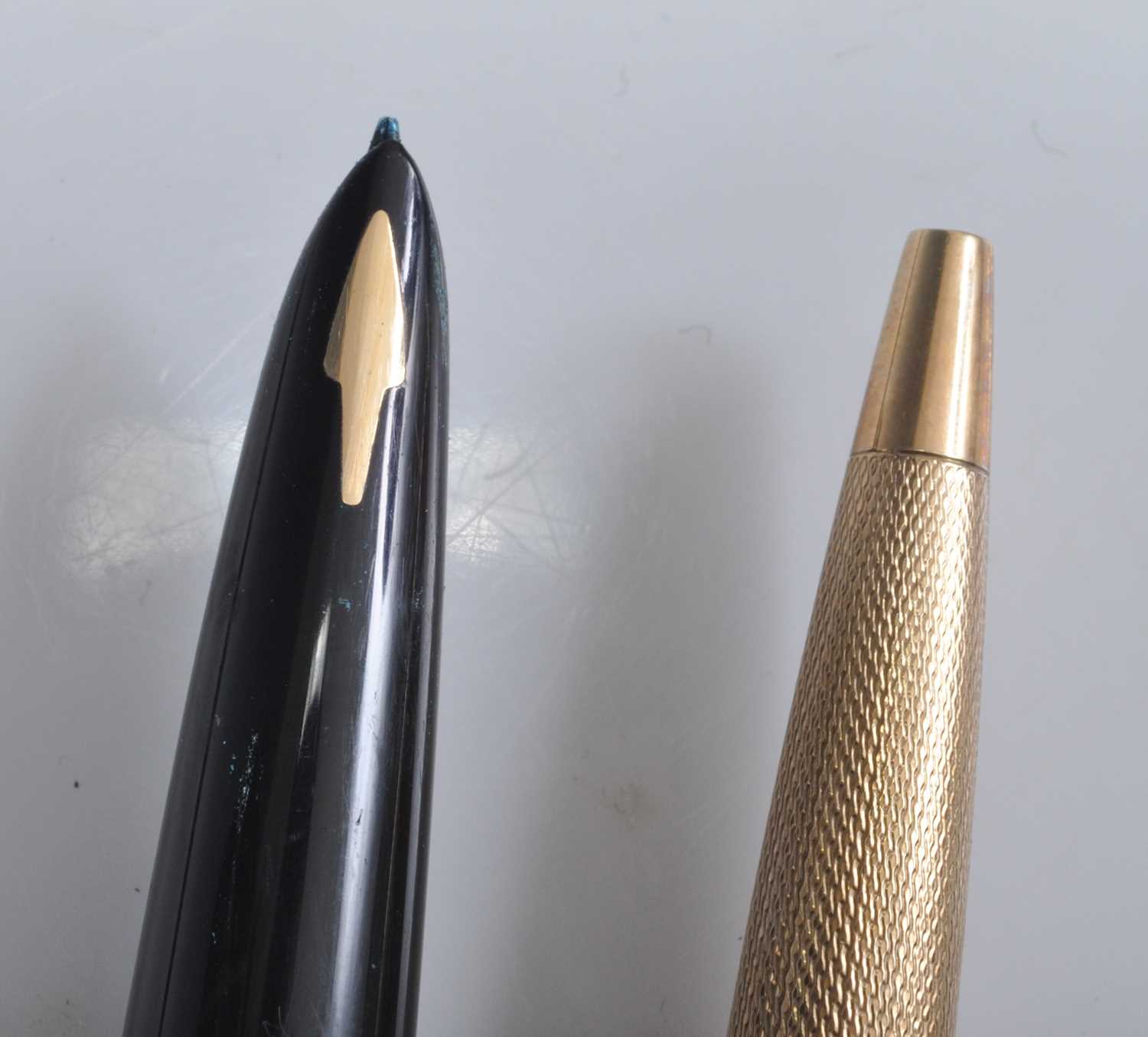 A Parker 61 Presidential double-jewelled fountain pen and ballpoint pen, in the Gold Barley pattern, - Image 2 of 6