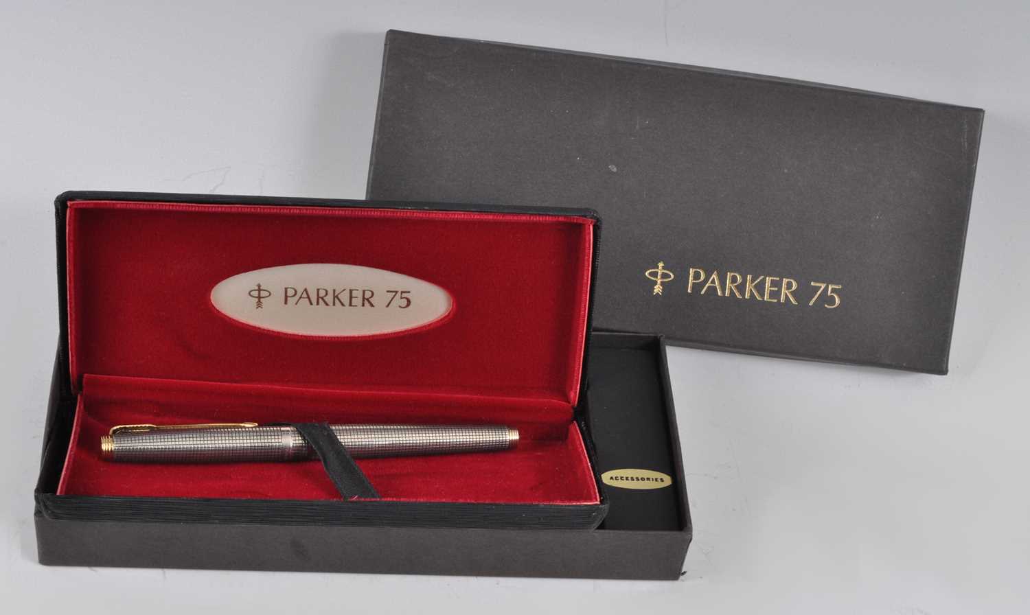 A Parker 75 Cisele fountain pen, in silver crosshatch with gold plated fittings, the cap with - Image 7 of 7